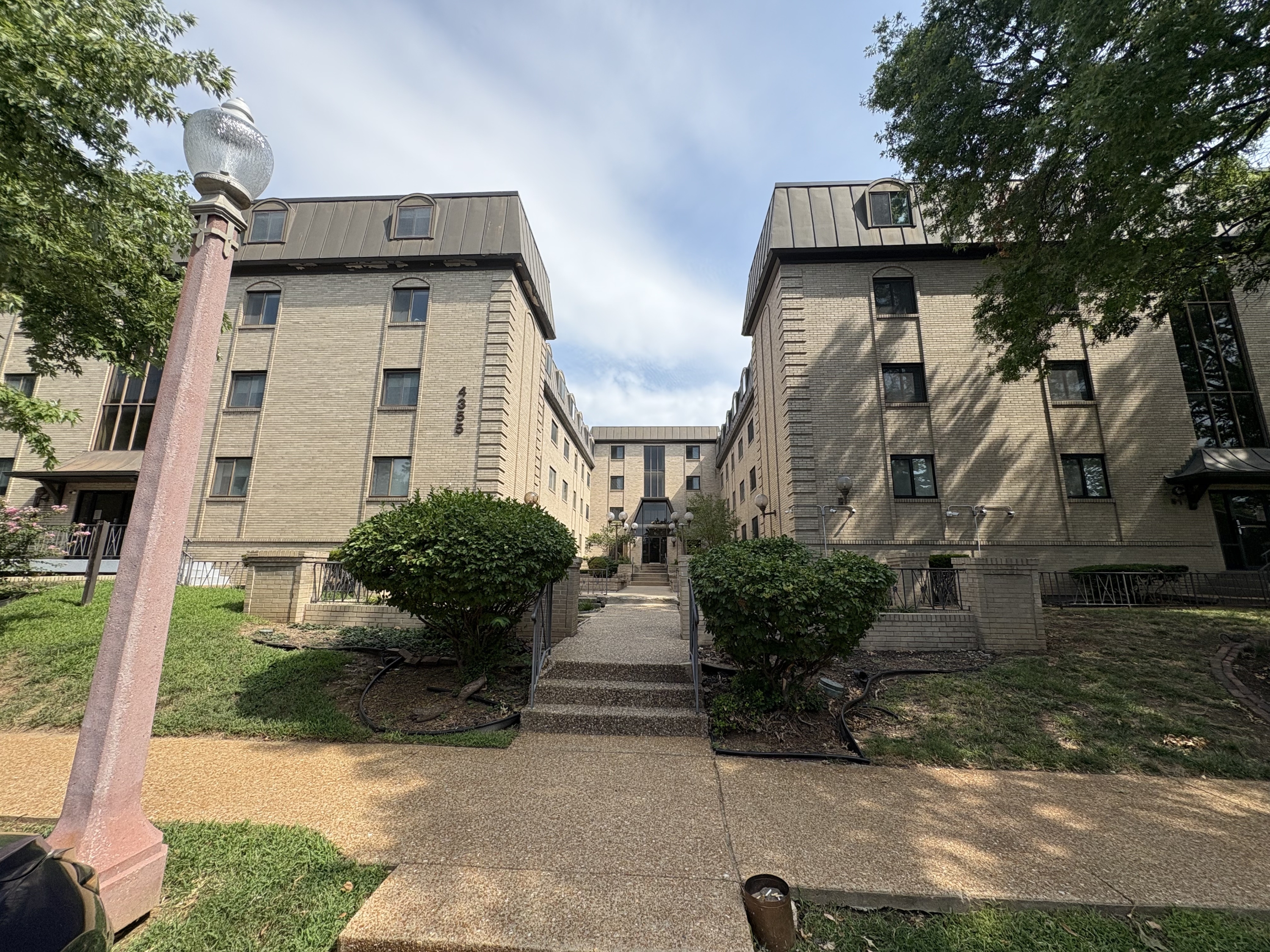 4355 Maryland Ave Apt 209