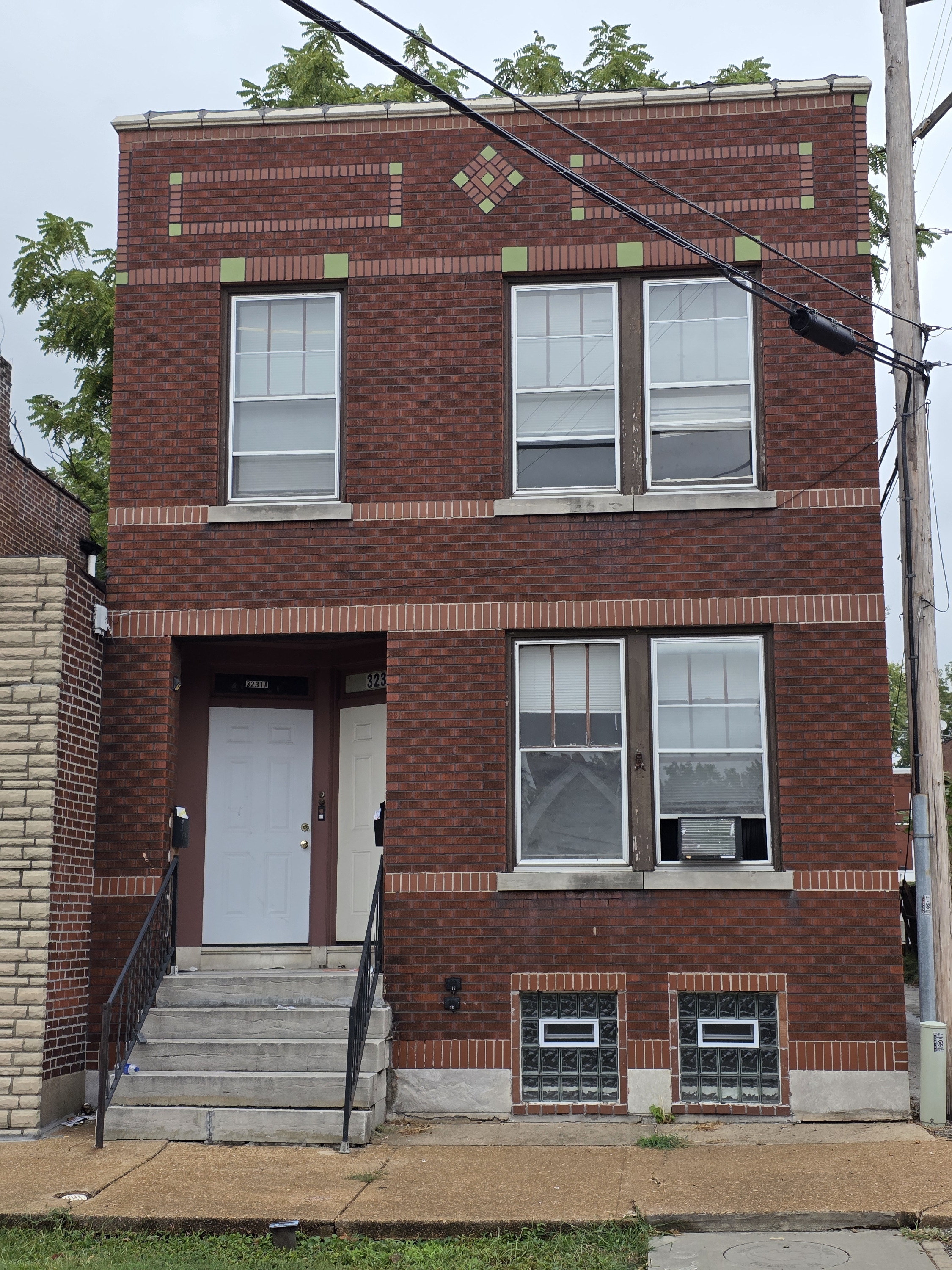 3231 Dakota Street - 1st floor