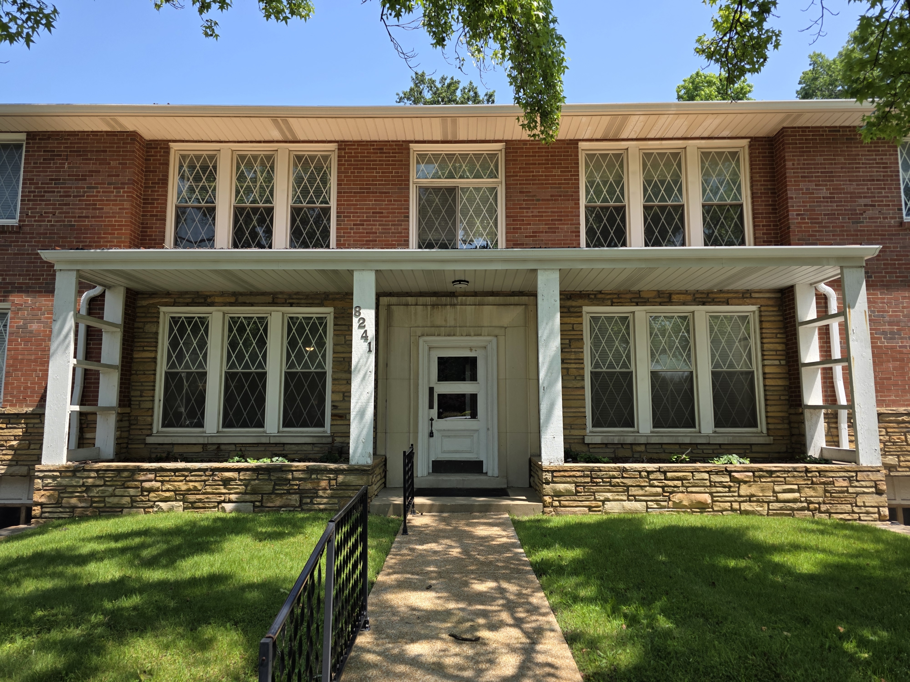 8241 Delmar Boulevard - 1W